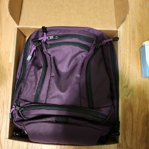 Very good used Tom Bihn Synik 22 backpack in Aubergine and northwest sky
